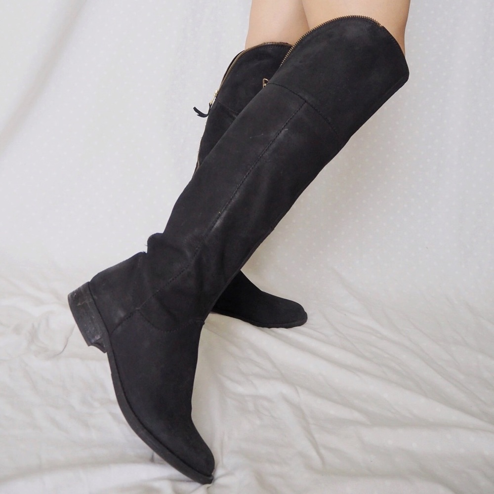 ‘Skyttle’ Suede Knee High Boots by Steve Madden
